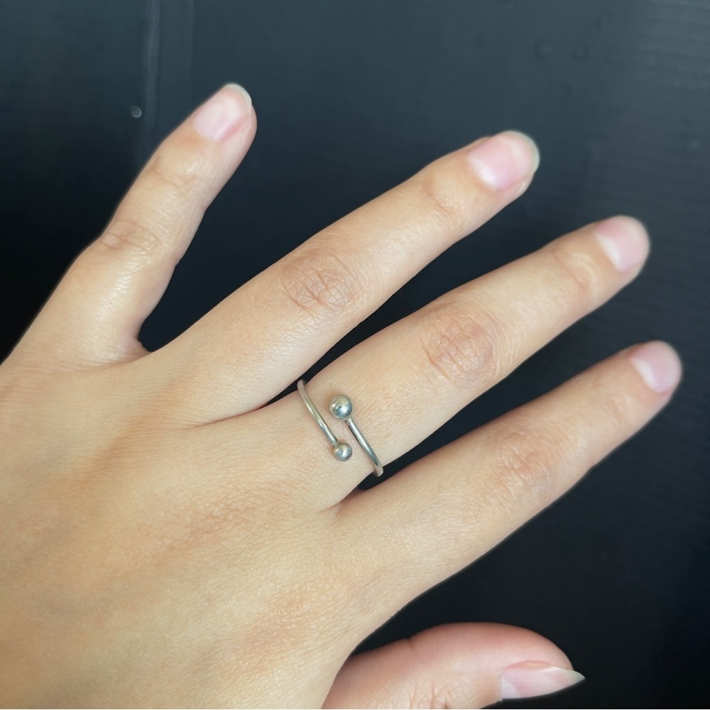 Sterling silver adjustable small dainty ball ring - Picture 5 of 5